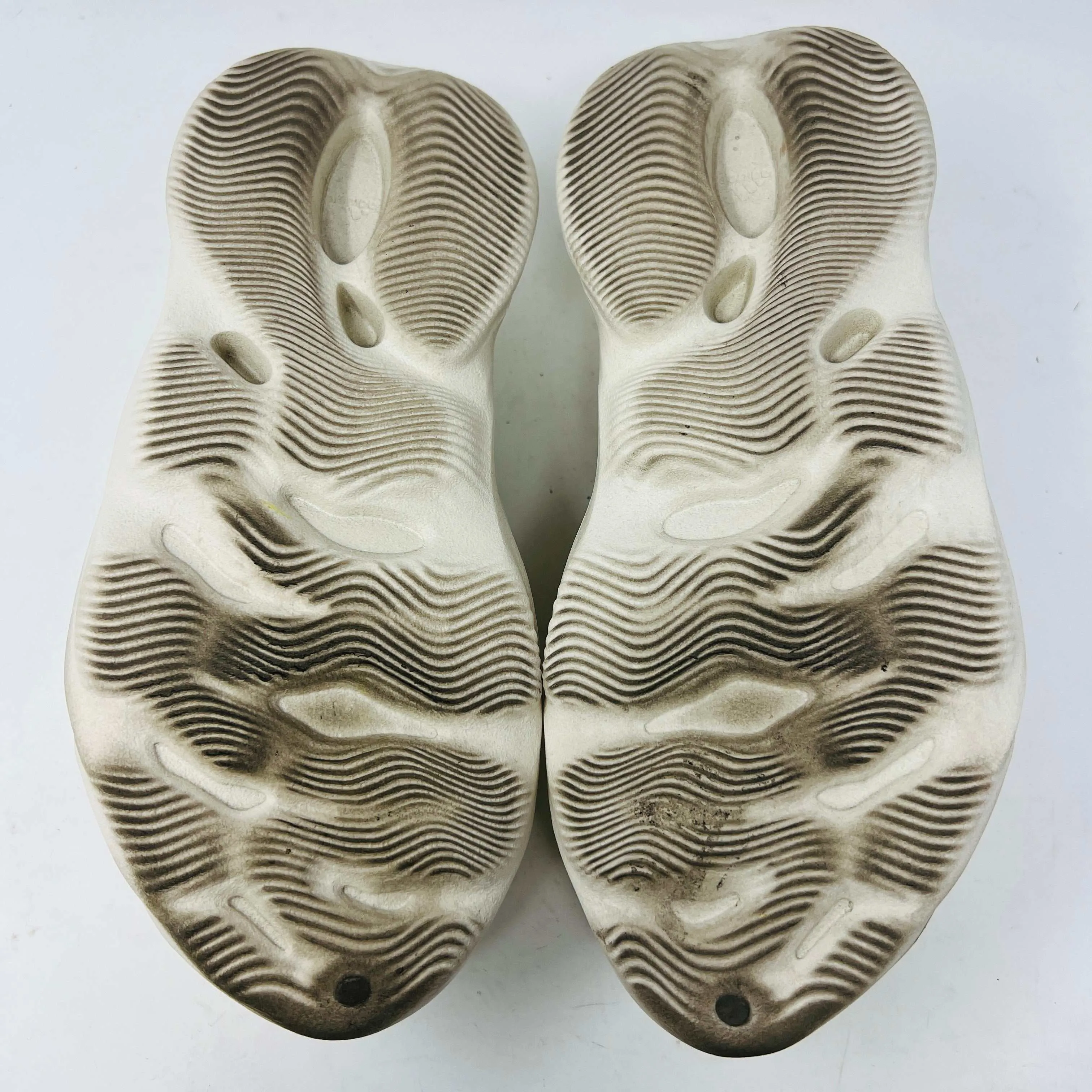 adidas Yeezy Foam RNNR Sand