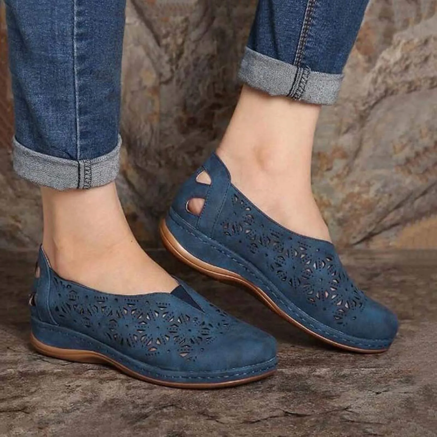 Summer Hollow Out Sandals for Women Casual Retro Flat Shoes Closed Toe Breathable Slip-On Beach Sandal