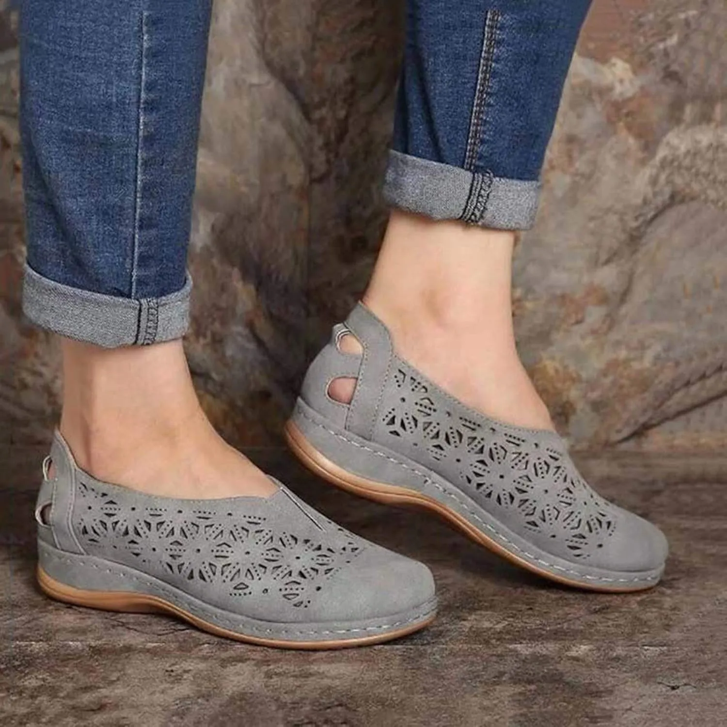 Summer Hollow Out Sandals for Women Casual Retro Flat Shoes Closed Toe Breathable Slip-On Beach Sandal