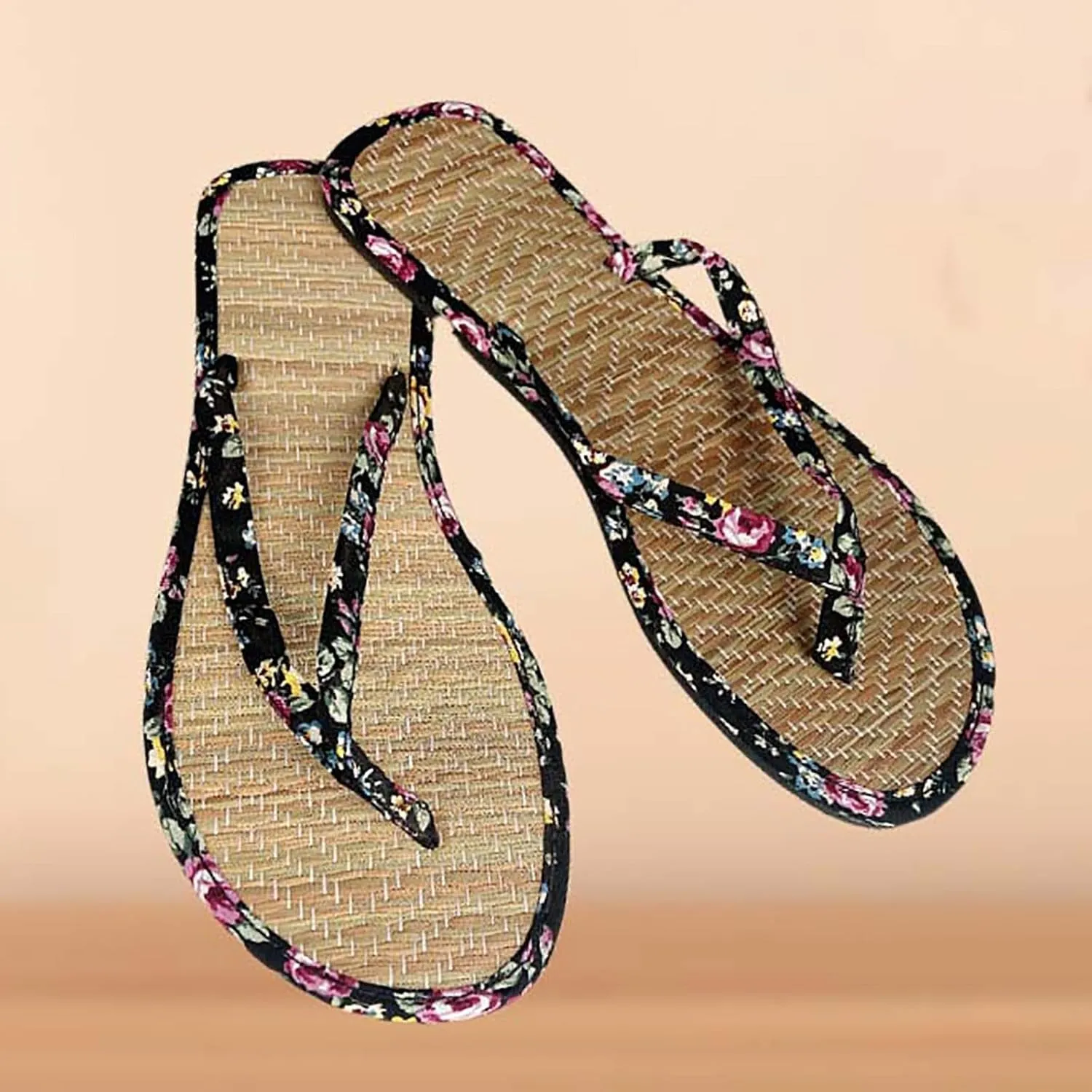 Women Shoes Flat Thongs Straw Mat Slippers Casual Home Fashion Woven Sandals Shoes Women Huarache Slippers for Beach